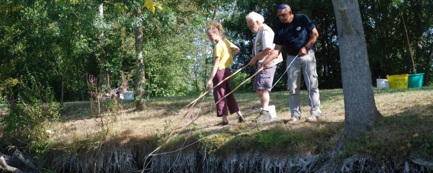 Pêche de l’écrevisse dans le Marais poitevin