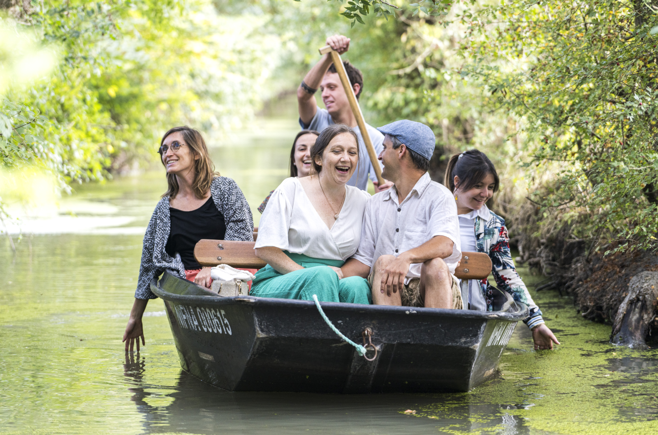 Promenade en barque dans le Marais poitevin