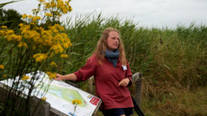 Léa la guide nature de la réserve.