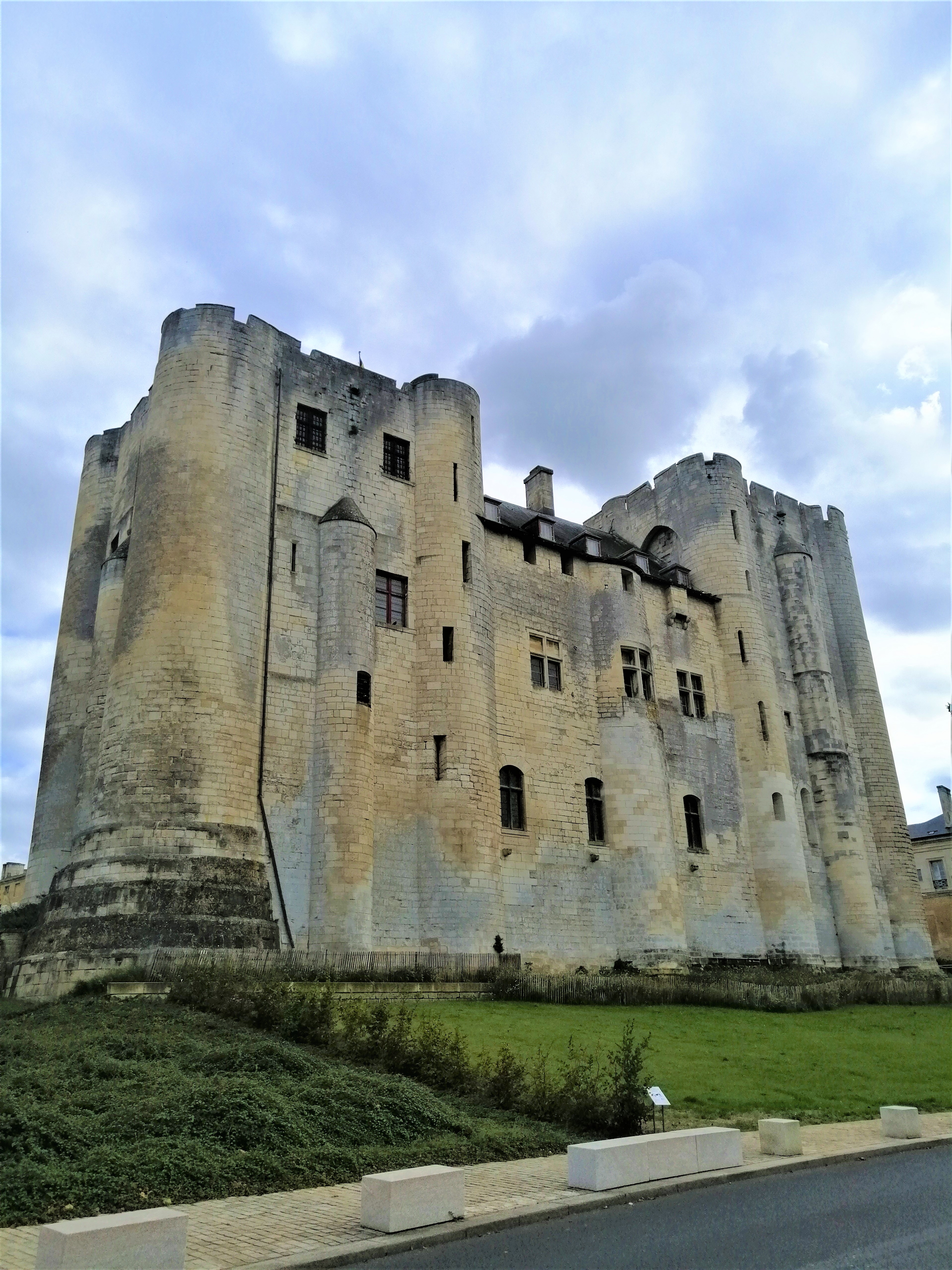 Vue du donjon de Niort