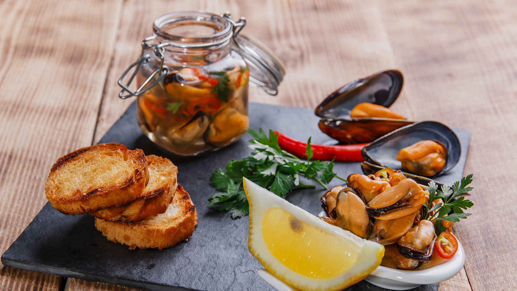 Assiette de moules dans l'un des restaurants du marais poitevin