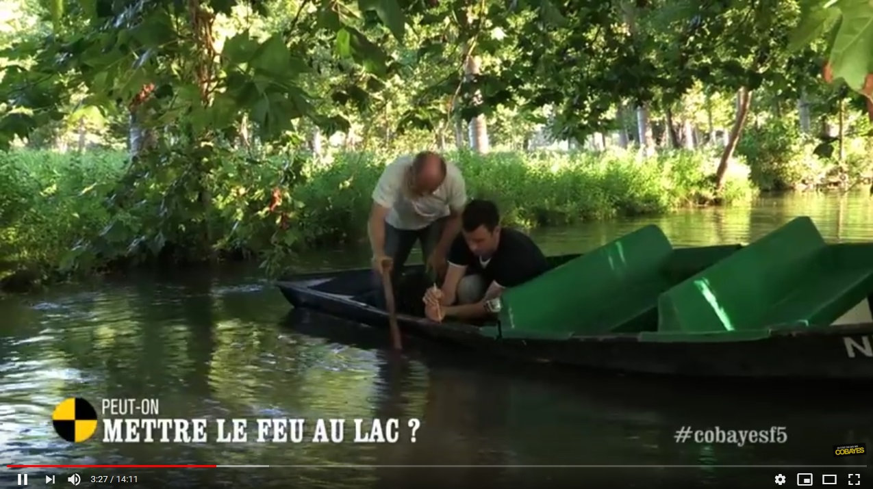 Vidéo le feu sur l'eau dans le marais poitevin