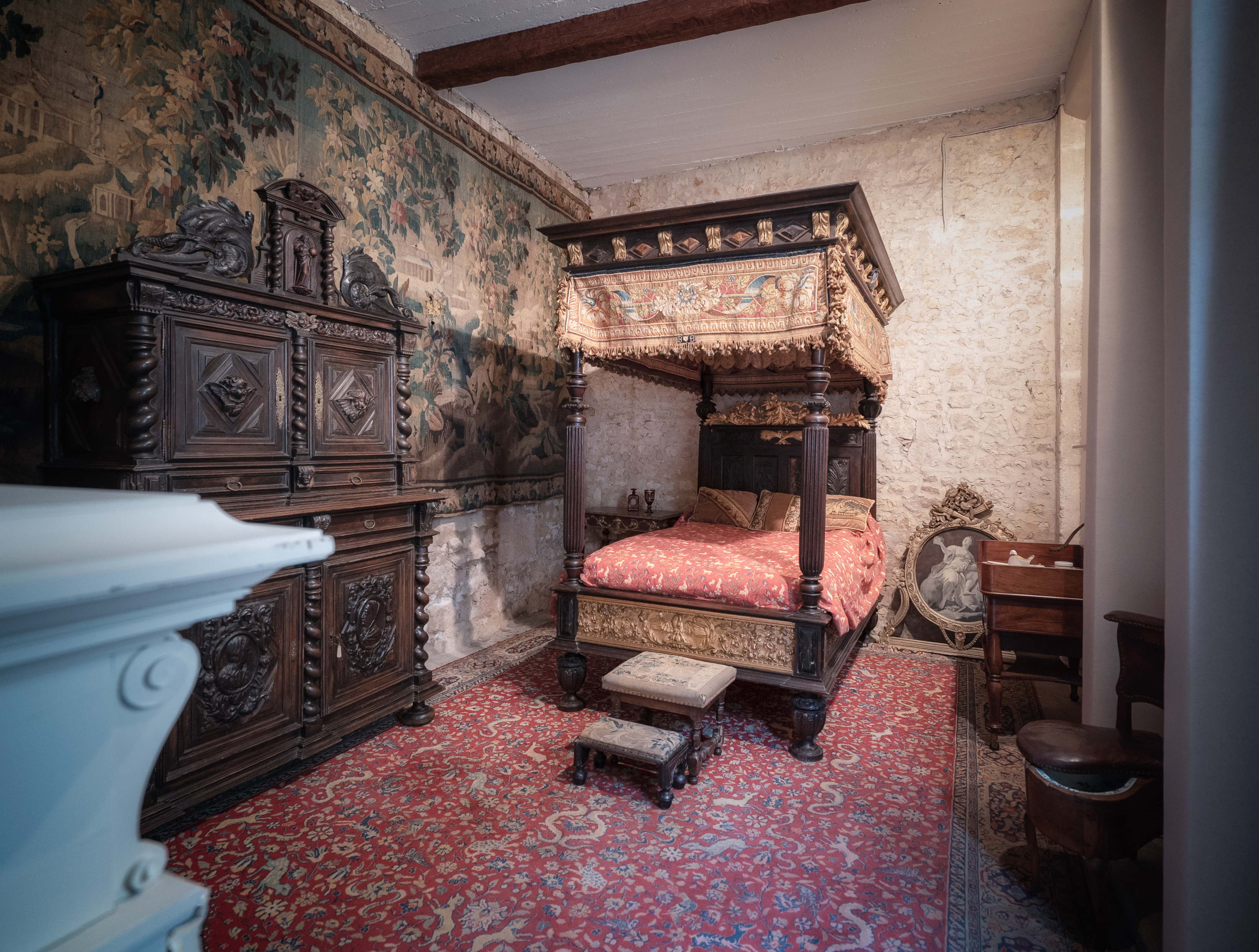 Bedroom in the castle of Terre Neuve