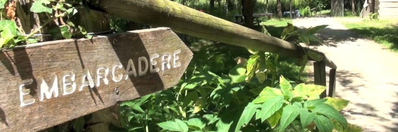 Une promenade en barque guidée marquée Valeurs Parc naturel régional