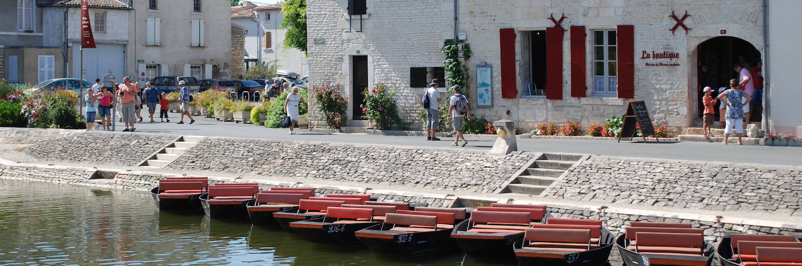 Visit Coulon in the Marais poitevin