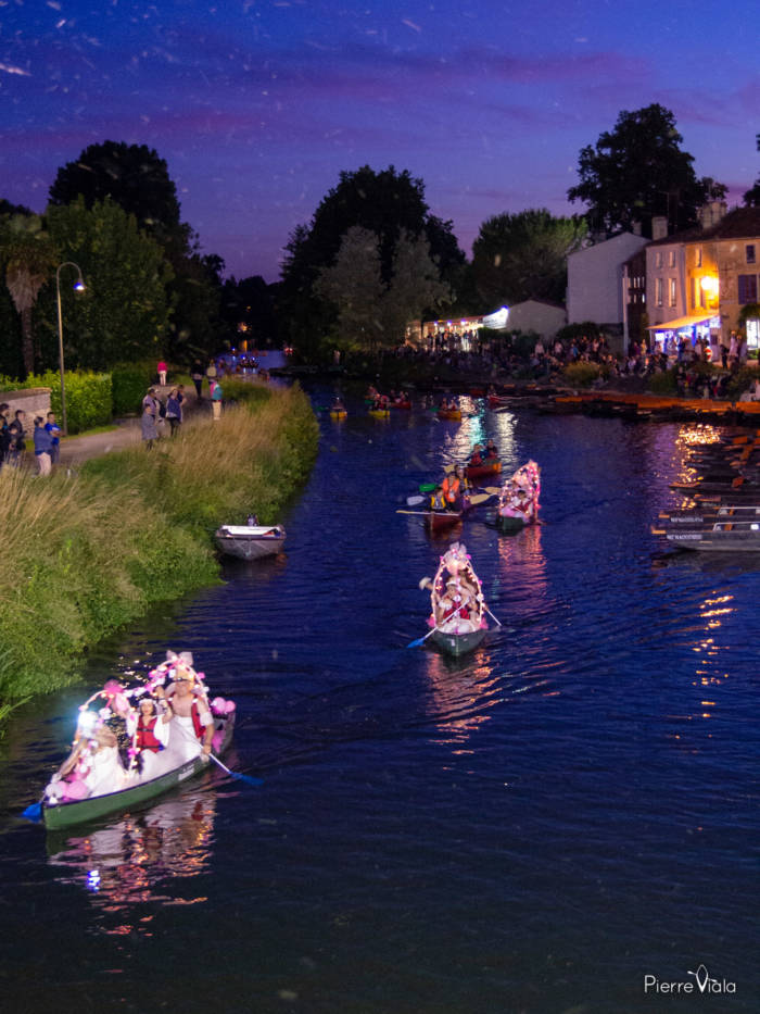 Departure of the Rallye du Marais on the Coulon docks in the Marais poitevin